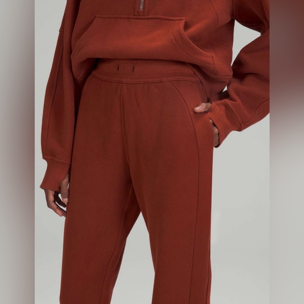 Lululemon Scuba High-Rise Jogger - Picture 11 of 13